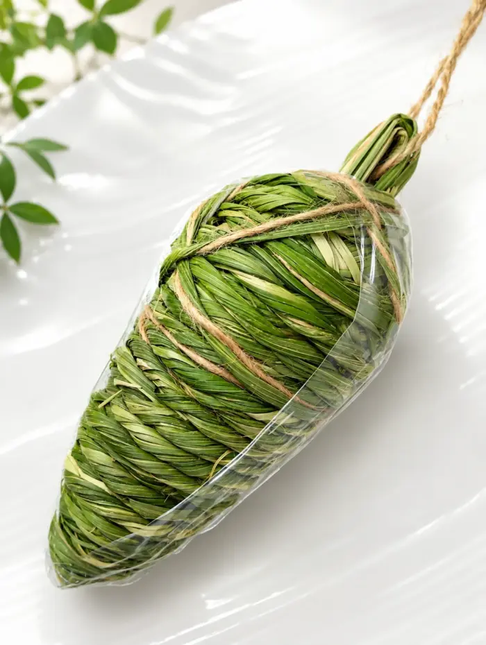 หญ้าแครอท1 Carrot Grass Rabbit's Cleaning Teeth - หญ้าแครอทขัดฟันสำหรับกระต่าย (009132)