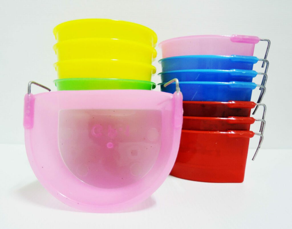 พบคำแนะนำในการเลือกกรงนกที่สมบูรณ์แบบ 7 Hanging Bird Bowl - ถ้วยโค้งเล็ก (10.5x8x5cm)(10699)