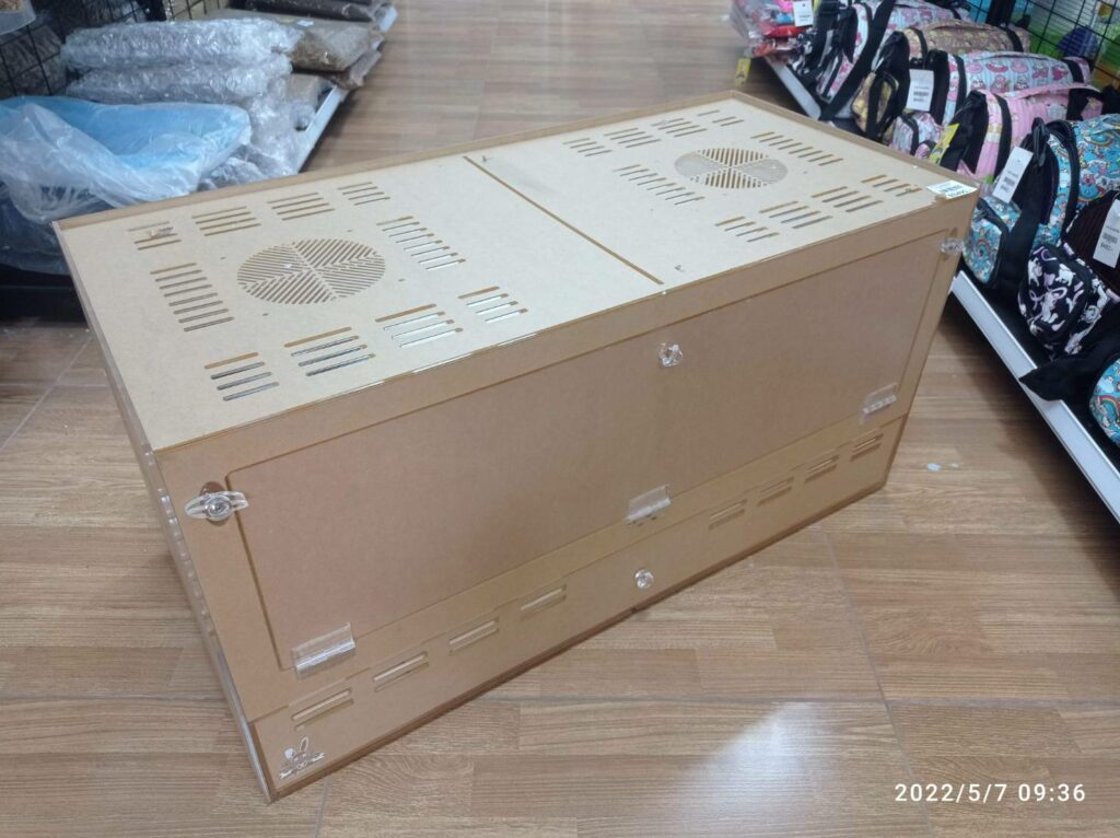 พบคำแนะนำในการเลือกกรงนกที่สมบูรณ์แบบ 10 Petz World Acrylic Box - กล่องอะคริลิคเลี้ยงสัตว์ (30"x14"x15") (12994)