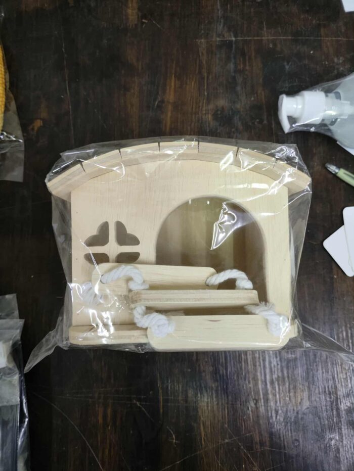Wooden Hamster House - บ้านไม้สัตว์เลี้ยงขนาดเล็ก มีบันได แบบที่4 (10789)
