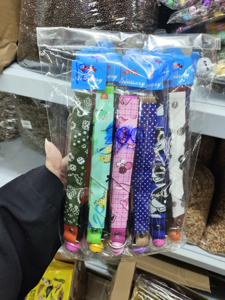 ปลอกคอผ้าสามเหลี่ยม