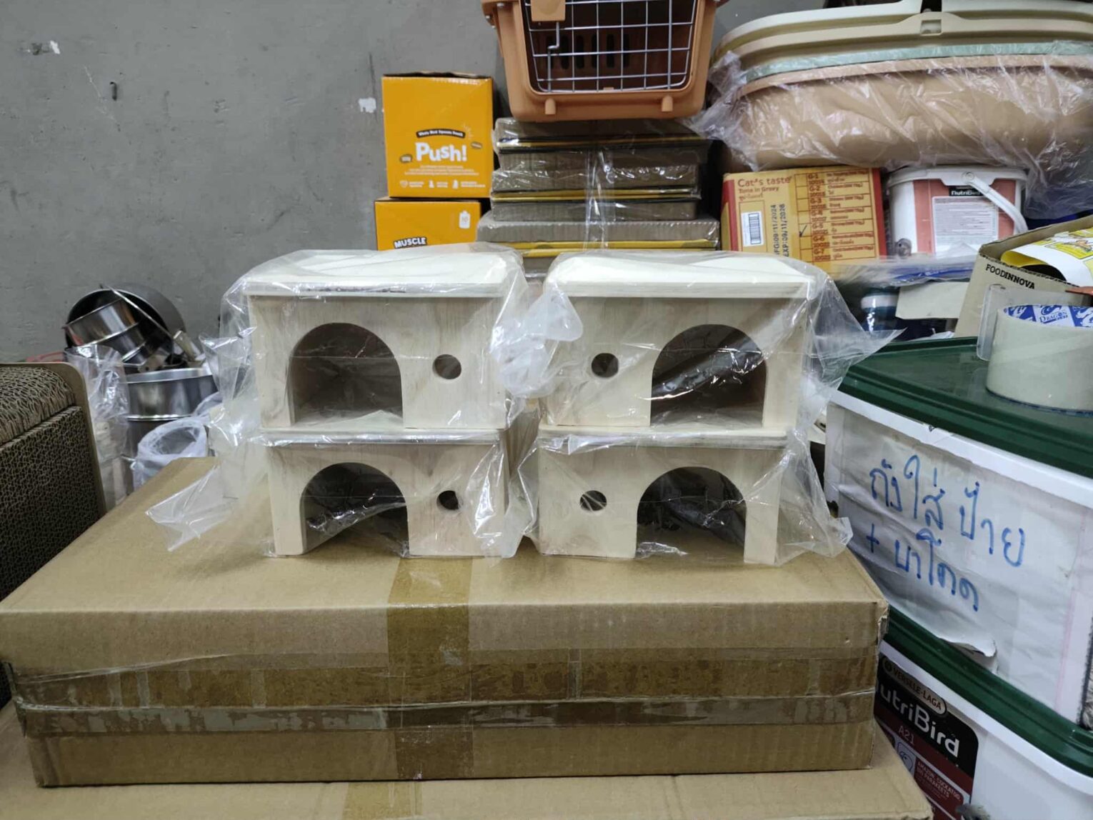 พบคำแนะนำในการเลือกกรงนกที่สมบูรณ์แบบ 8 Wooden Hamster House - บ้านไม้แฮมสเตอร์ ไม่มีหลังคา เจาะรูเล็ก