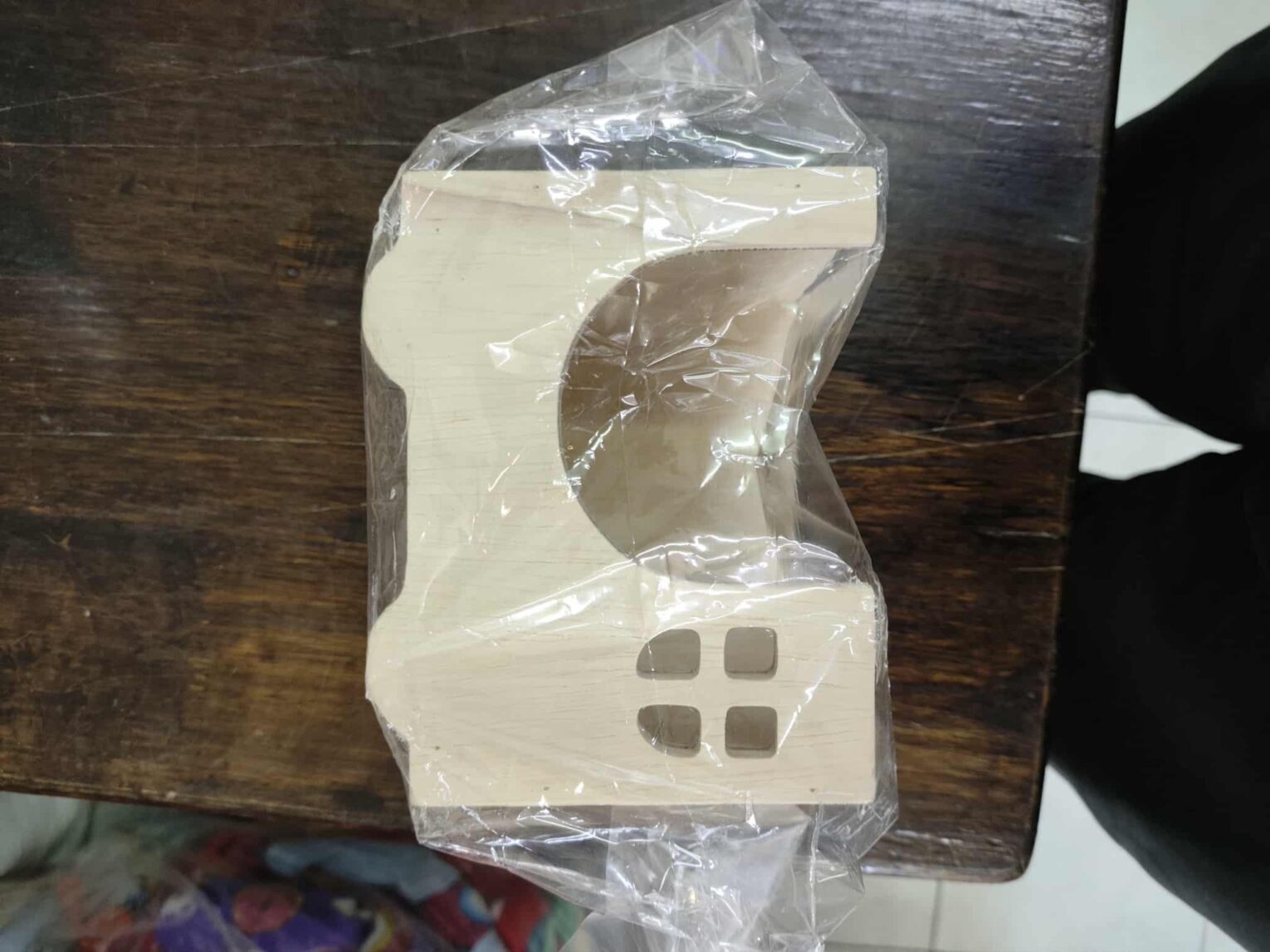 พบคำแนะนำในการเลือกกรงนกที่สมบูรณ์แบบ 7 Wooden Hamster House - บ้านไม้แฮมสเตอร์ ไม่มีหลังคา มีขอบเนิน (13387)