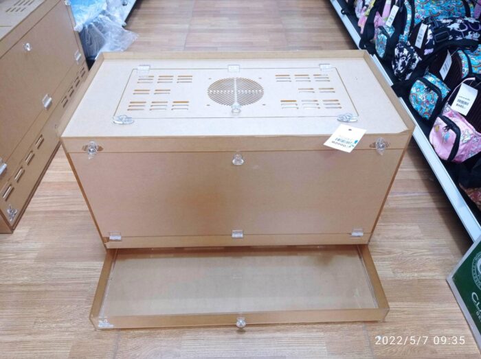 Petz World Acrylic Box - กล่องอะคริลิคเลี้ยงสัตว์ (24"X12"X15") (056844)