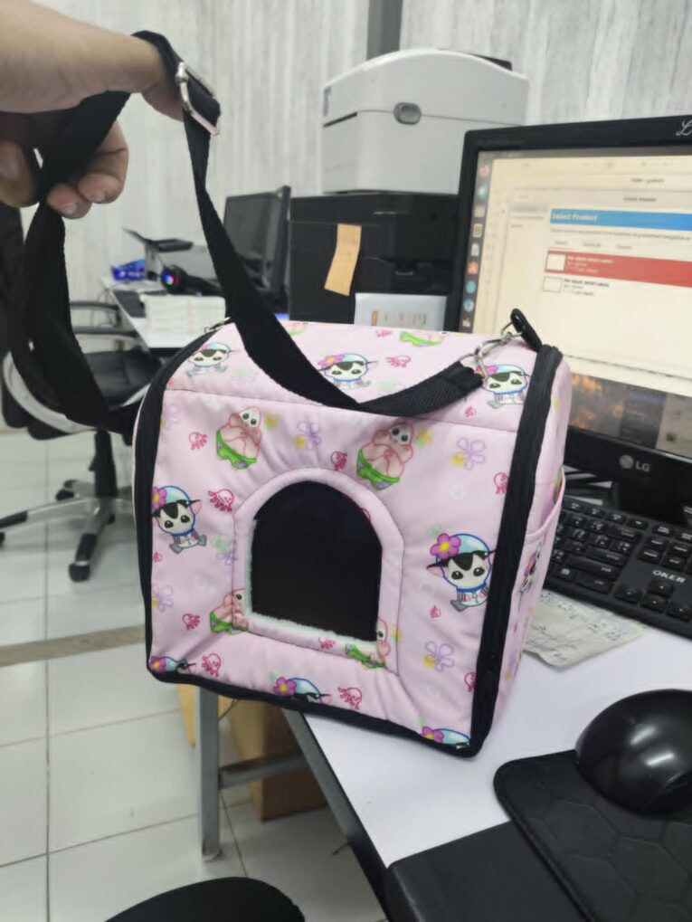 Small Animal Crossbody Bag - กระเป๋าสัตว์เล็กสะพายข้าง คละแบบ (25x23x21cm)