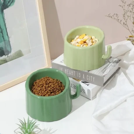 Pet Food Bowl Cactus Shape- ชามอาหารพลาสติก แบบยกสูง สำหรับสัตว์เลี้ยง รุ่นต้นกระบองเพชร (16x11x17cm) (000372)