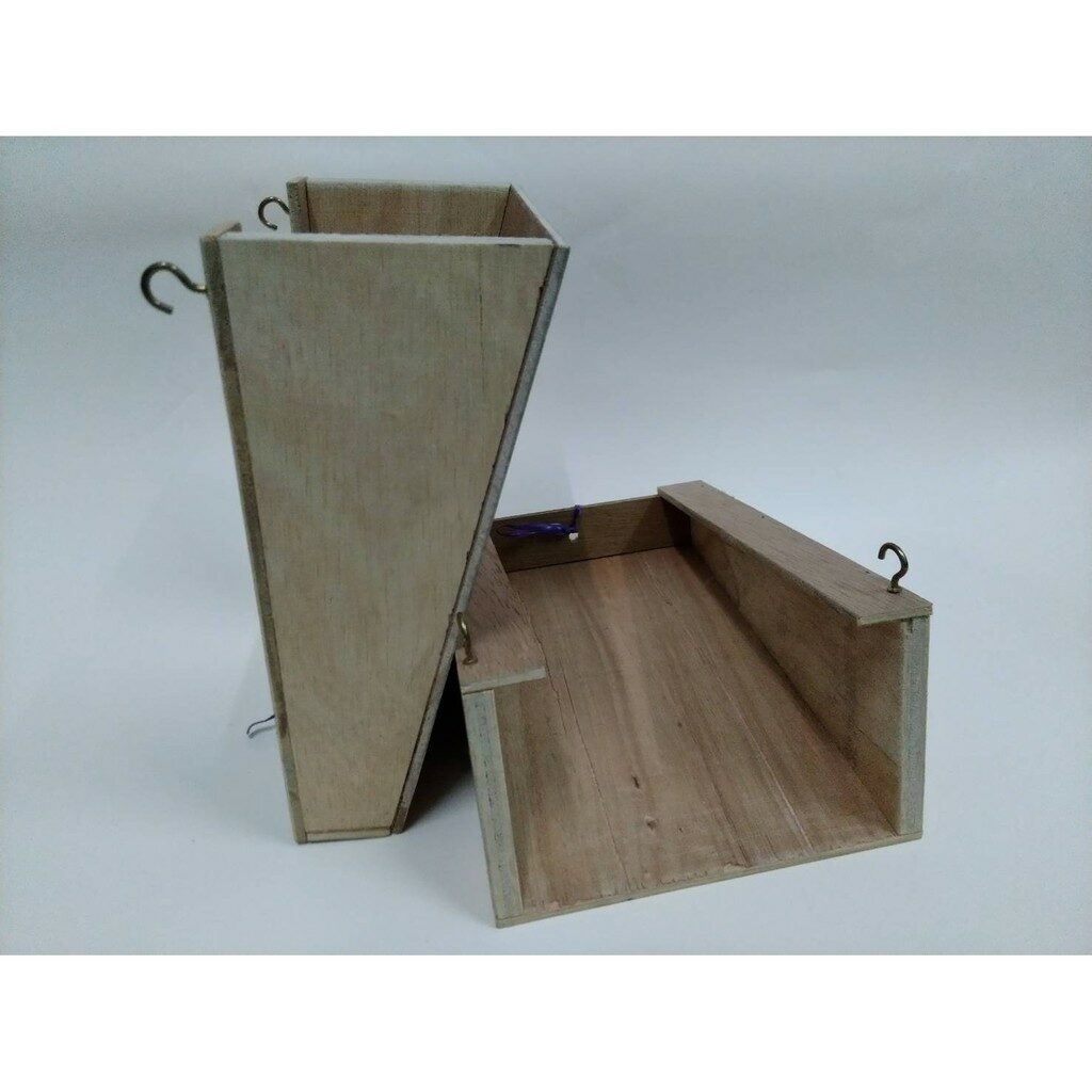 Wooden Hay Feeder - รางไม้ใส่หญ้า S (242930)