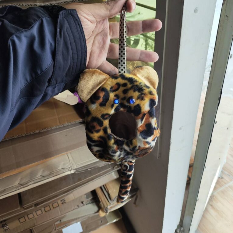 Hanging hammock for sugar glider