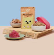Cats Taste Pouch Tuna Topped With Katsuobushi Gravy - อาหารแมวเปียกสูตรปลาทูน่าหน้าปลาโออบแห้งในเกรวี่ 70g (344827)
