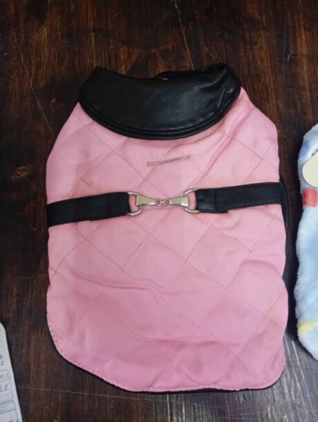 Pet Jacket - เสื้อแจ็คเก็ตสัตว์เลี้ยง มีช่องสำหรับสายจูง คละขนาด