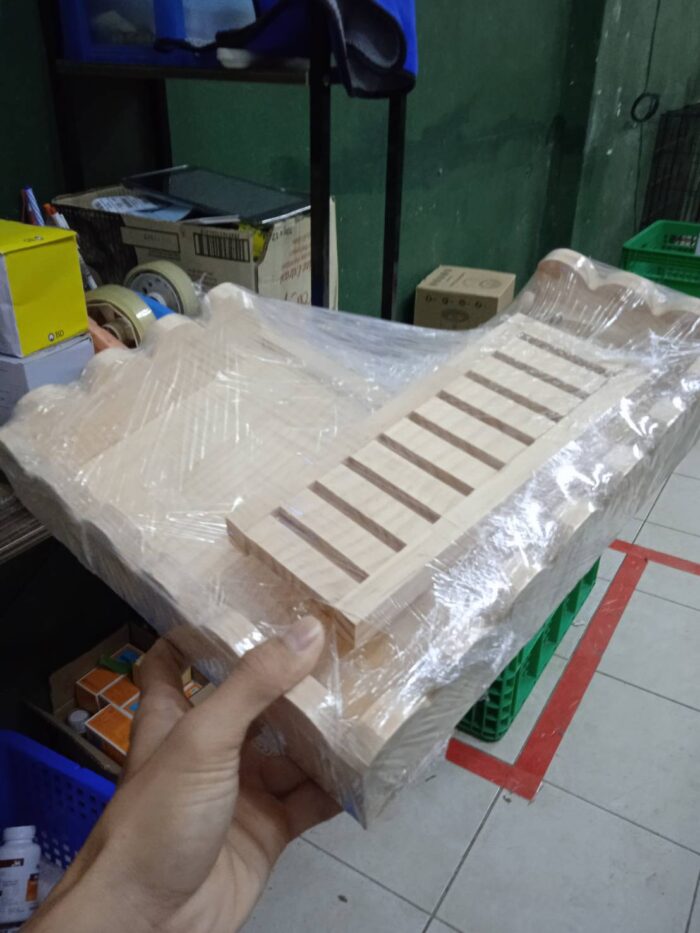 TBD ชั้นลอยไม้มีที่กั้นพร้อมบันไดแขวนขนาด 25x30cm (416965)