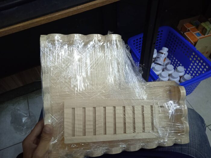 ชั้นลอยไม้มีที่กั้นพร้อมบันไดแขวนขนาด 25x30cm (416965)