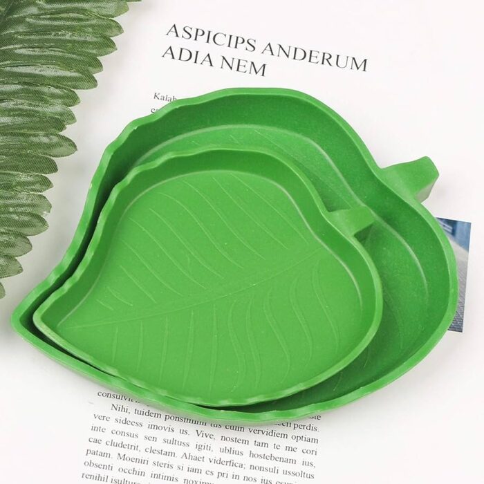 Reptile Food & Water Bowl L - ถาดใส่อาหารและน้ำสำหรับสัตว์เลื้อยคลาน รูปใบไม้ขนาดใหญ่ (15.4x12.4x1.5cm) (454669)