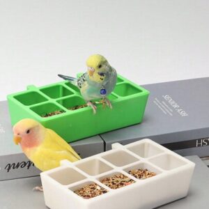 Bird Food Bowl Anti Splash - ถ้วยอาหารนกพลาสติกสีเขียว แบบแบ่ง 8 ช่อง (9x16x4.5cm) (459814)