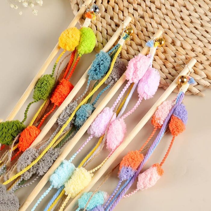 SOOS So Cute Cat Lure Stick - ไม้ล่อแมว ไหมพรมคละสี (461418)