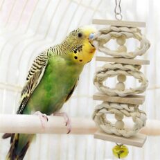 Bird Chew Toy - ของเล่นสำหรับนก แบบห้อยลูกบอลไม้ เปลือกข้าวโพดและแท่งไม้