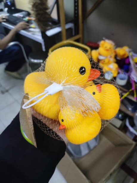 SOOS Yellow Duck Family Doll Set - ชุดเช็ตตุ๊กตาครอบครัวเป็ดเหลือง (434153)
