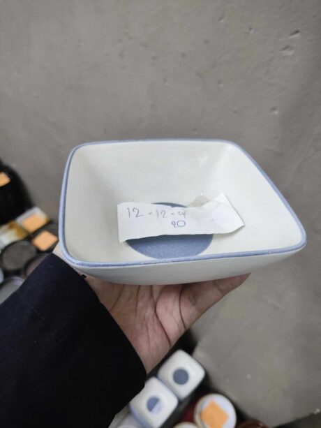 Square Ceramic Cup - ถ้วยเซรามิคสี่เหลี่ยมคละสี กว้าง4.75นิ้ว สูง1.5นิ้ว (511402)