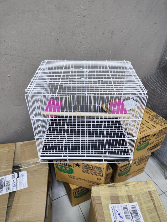 PHC Bird Cage - กรงนกพร้อมที่ให้อาหาร ขนาด 44.5x34x40.5cm PHC Bird Cage - กรงนกพร้อมที่ให้อาหาร ขนาด 44.5x34x40.5cm