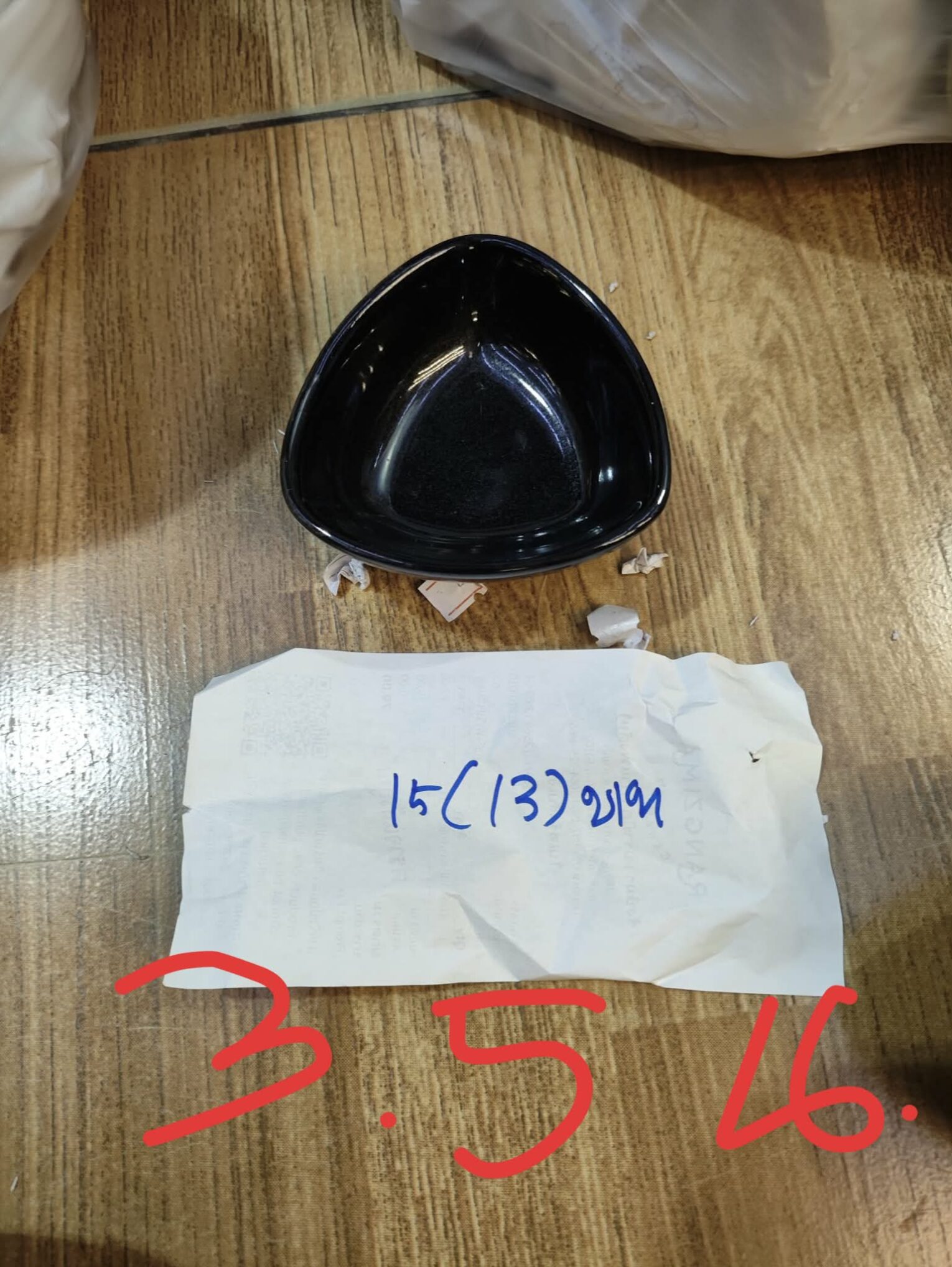 พบคำแนะนำในการเลือกกรงนกที่สมบูรณ์แบบ 6 Ceramic Cup - ถ้วยเซรามิคสามเหลี่ยมมน 3.5นิ้ว (601686)
