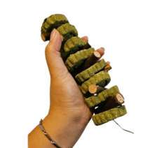 Rabbit Chew Toy Timothy + Apple Wood Stick โมบายหญ้าลับฟันสำหรับสัตว์เลี้ยง หญ้าทิโมธี + ไม้แอปเปิ้ล