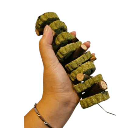 Rabbit Chew Toy Timothy + Apple Wood Stick โมบายหญ้าลับฟันสำหรับสัตว์เลี้ยง หญ้าทิโมธี + ไม้แอปเปิ้ล