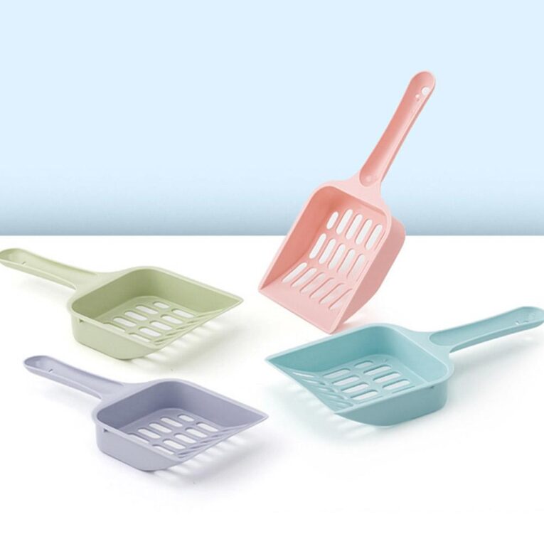 Plastic cat litter scoop