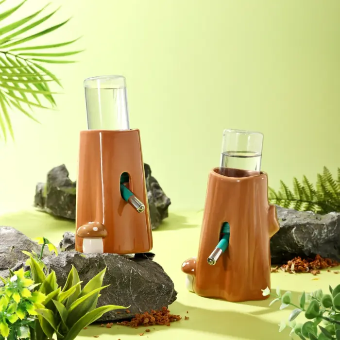 mushroom_bottle_standing Bucatstate Mushroom Water Base For Hamster - ที่ตั้งขวดน้ำเซรามิกสำหรับหนูแฮมสเตอร์ ธีมเห็ดป่า (13.8x9x10cm) (574464)